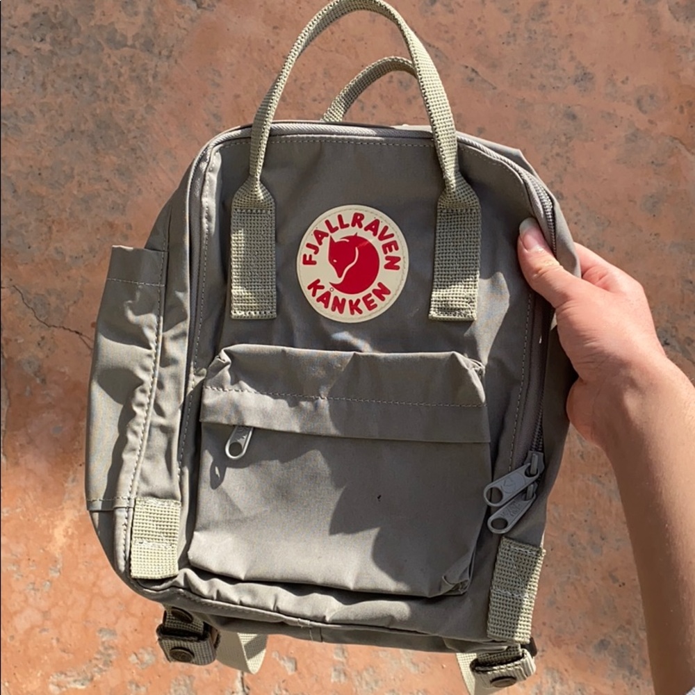 On hold don’t buyGrey Fjallraven Kanken Mini